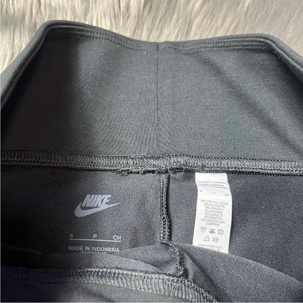 Nike Women’s Essential Black Bike Shorts Size Small